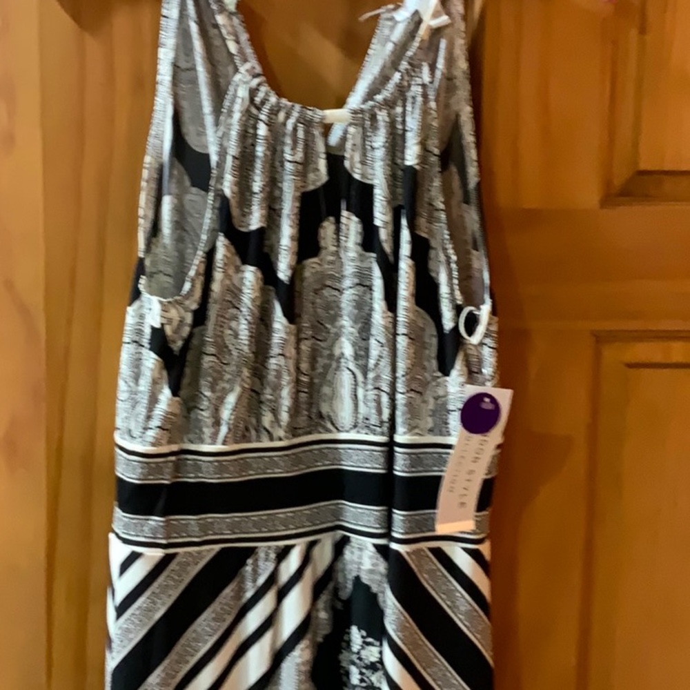 Women’s sleeveless maxi dress